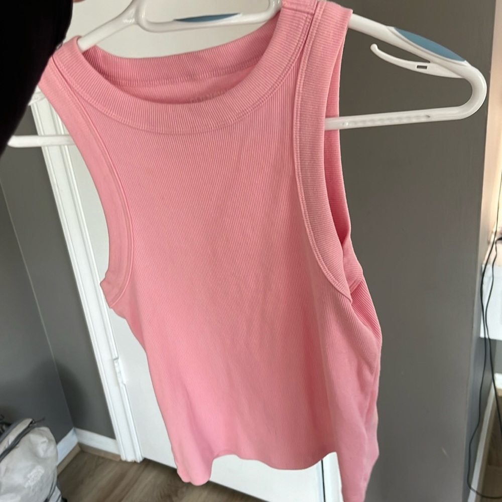 pink tank top
